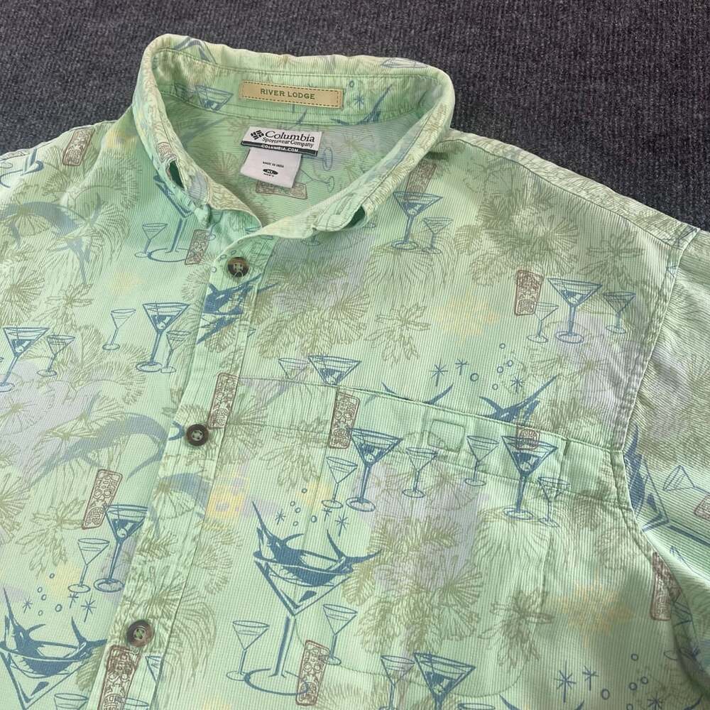 Columbia River Lodge Size XL Green Cocktail Print Short Sleeve Shirt